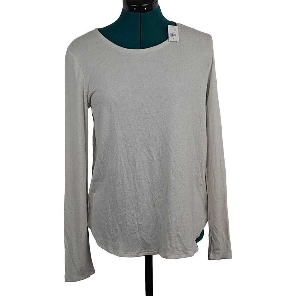 Ladies Pullover top NWT